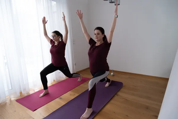 Yoga-Übung: herabschauender Hund